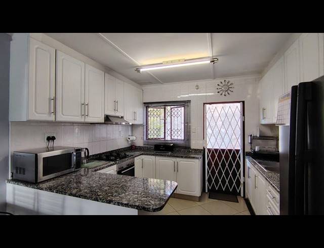 3 BEDROOM PROPERTY TO RENT IN ESCOMBE